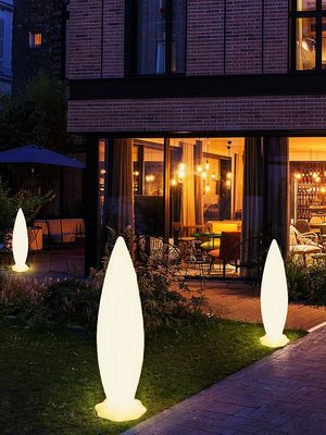 intelligente Stehlampe drahtlose Kunststoff-LED-Bodenlampe für den Innenbereich