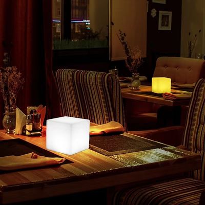 RGB-Farbwechsel Outdoor-LED-Kubenlicht USB-Ladung per Fernbedienung