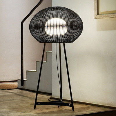 Moderne Fußbodenlampe aus Rattan IP44 Wasserdicht für Hoteldekoration