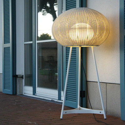 Moderne Fußbodenlampe aus Rattan IP44 Wasserdicht für Hoteldekoration