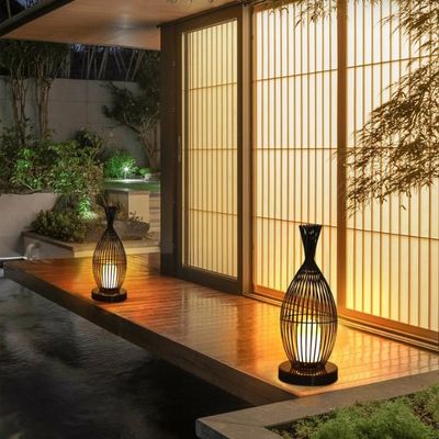 Wasserdichte Rattan-Bodenlampe für den Außenbalkon der Villa