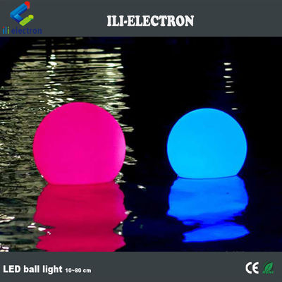 Schwimmbad im Urlaubsdorf Led Floating Ball
