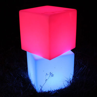 IP65 Wasserdichtes LED-Wolkenlicht für den Außenbereich 16 Farbwechsel für Gartenhocker