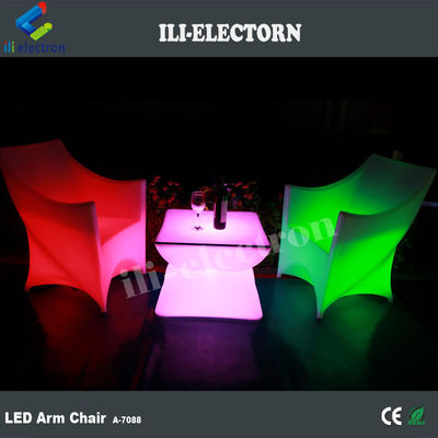 100% PE Plastik wiederaufladbare RGB beleuchtete Led-Sofa