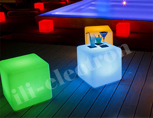 Solid LED Glow Cubes / Glowing Cube Stools Nebentisch / Beleuchtete Glow Accent Piece