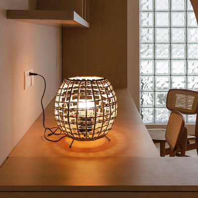 kleine Kreative Rattan-Kugeltischlampe Rattan-Kunst-Rattan-Gewebe Schlafzimmerdekorationstabellenlampe