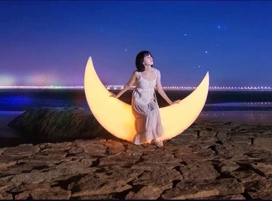 Glow Led Moon Chair mit wiederaufladbarer Lithiumbatterie