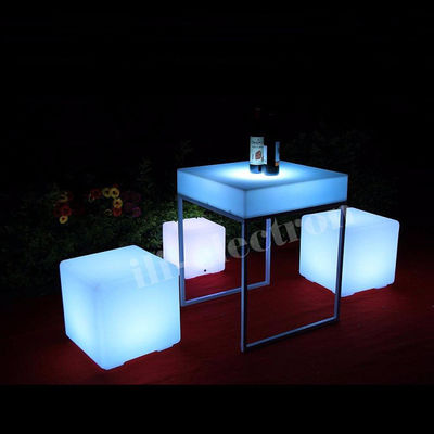 Außenwasserdichtes LED-Licht Cocktail-Tisch wiederaufladbare Quadratform mit Metallständer