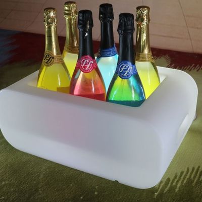 CE/ ROHS-Zertifikat SMD 5050 PE Kunststoff-LED-Eisbehälter 16 Farben wechselnd beleuchtet