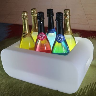 CE/ ROHS-Zertifikat SMD 5050 PE Kunststoff-LED-Eisbehälter 16 Farben wechselnd beleuchtet