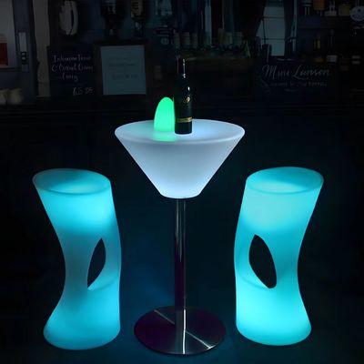 Leuchtende LED-Barmöbel Leuchten Cocktail-Tisch und Stühle Beleuchtete wasserdichte LED-Bar Tisch Led-Möbel