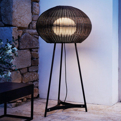 Moderne Fußbodenlampe aus Rattan IP44 Wasserdicht für Hoteldekoration