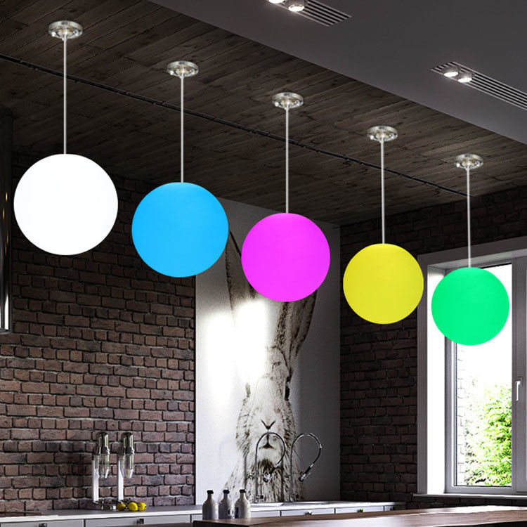 PE-Plastikfarbige, hängende LED-Lichtkugeln für den Außenbereich